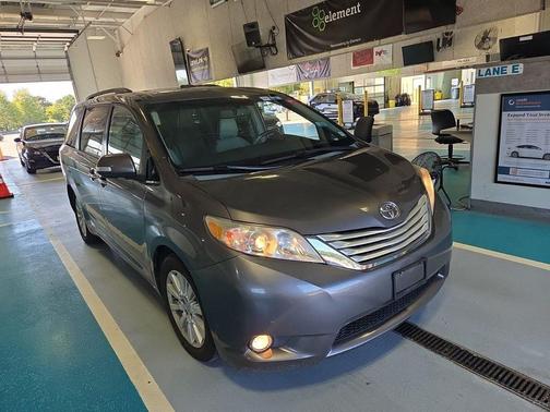 2013 Toyota Sienna XLE