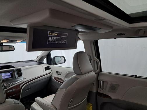 2013 Toyota Sienna XLE