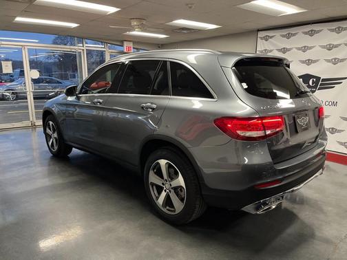 Photo 5 of 19 of 2016 Mercedes-Benz GLC-Class GLC 300