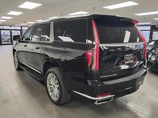 2022 Cadillac Escalade ESV Premium Luxury