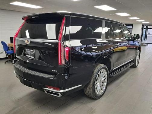2022 Cadillac Escalade ESV Premium Luxury