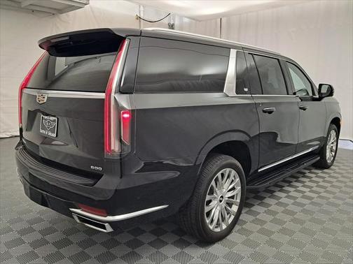 2022 Cadillac Escalade ESV Premium Luxury