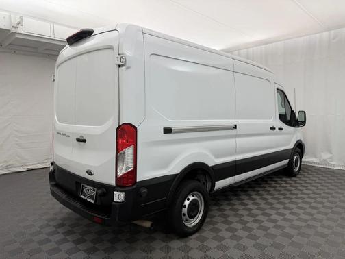 Oxford White 2023 Ford Transit-250 Base