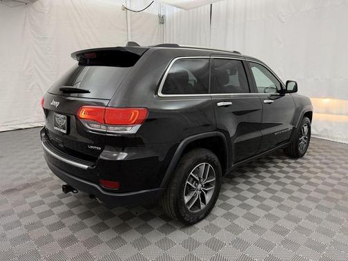 Diamond Black Crystal Pearlcoat 2018 Jeep Grand Cherokee Limited