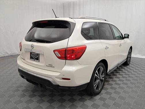 2017 Nissan Pathfinder Platinum
