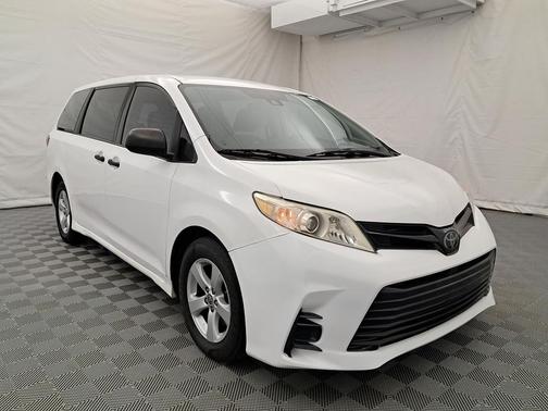 2020 Toyota Sienna SE