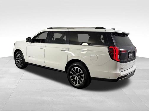 Star White 2025 Ford Expedition Platinum