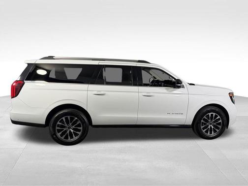 Star White 2025 Ford Expedition Platinum