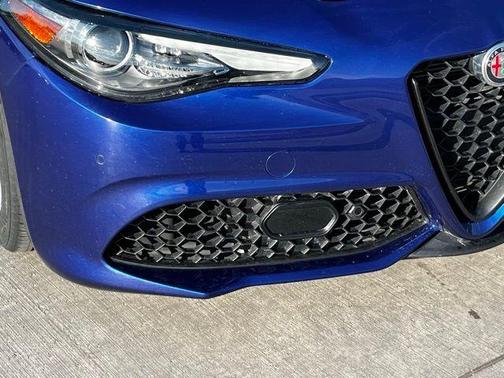 2022 Alfa Romeo Giulia Base