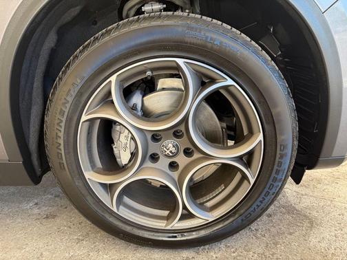 Gray Metallic 2025 Alfa Romeo Stelvio Base