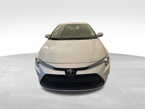 Classic Silver Metallic 2022 Toyota Corolla LE