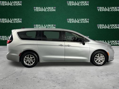 2024 Chrysler Pacifica Touring-L