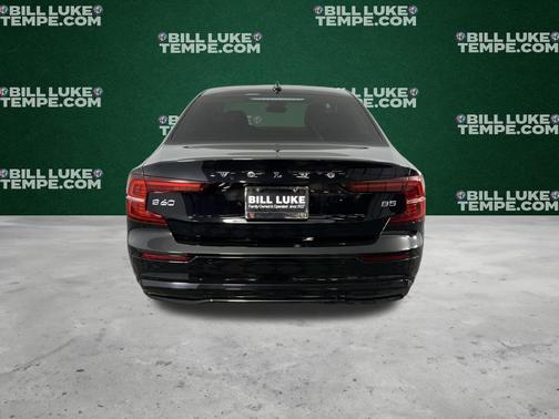 2024 Volvo S60 B5 Core Dark Theme