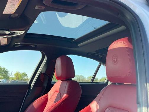 2022 Alfa Romeo Giulia Base