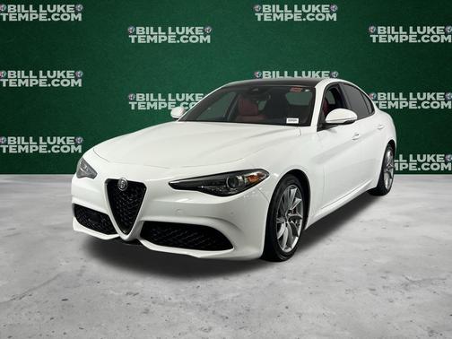 2022 Alfa Romeo Giulia Base