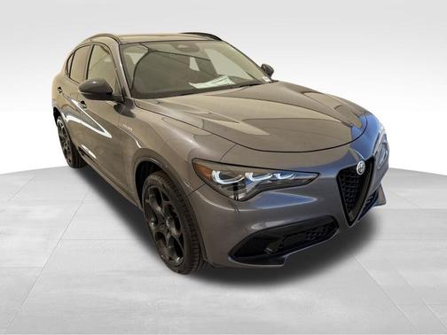 Vesuvio Gray Metallic 2026 Alfa Romeo Stelvio Base