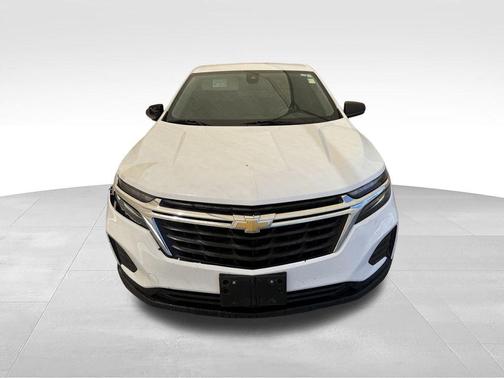 Summit White 2022 Chevrolet Equinox LS