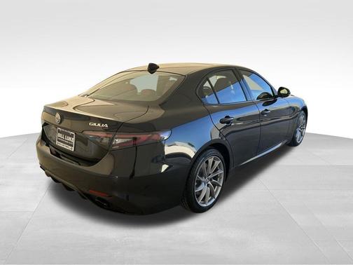 2025 Alfa Romeo Giulia Base