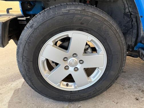 Cosmos Blue 2011 Jeep Wrangler Sahara