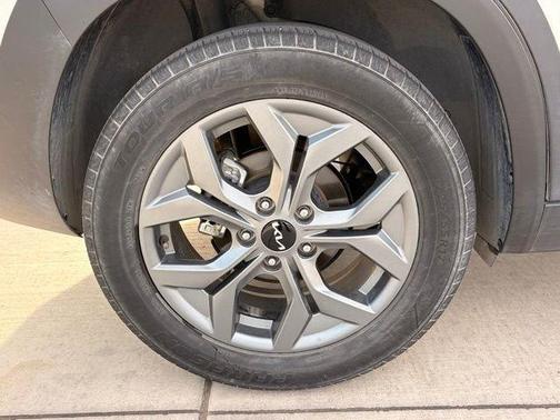 Snow White Pearl 2026 Kia Seltos LX