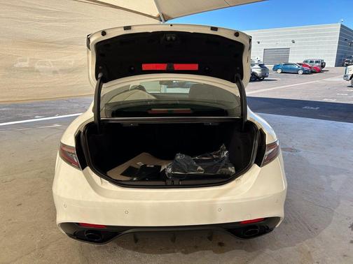 White 2025 Alfa Romeo Giulia Base