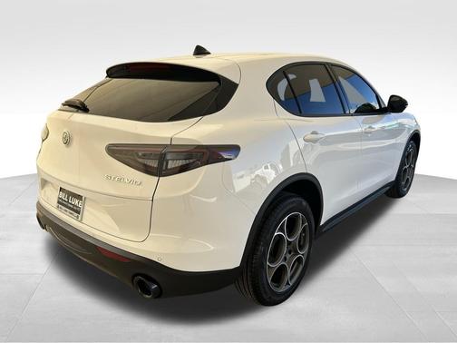 2025 Alfa Romeo Stelvio Base