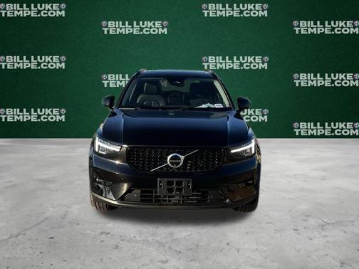 2025 Volvo XC40 B5 Plus Dark Theme