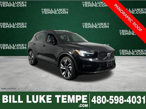 2025 Volvo XC40 B5 Plus Dark Theme