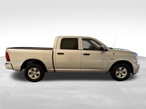 Bright Silver Clearcoat Metallic 2016 RAM 1500 Tradesman