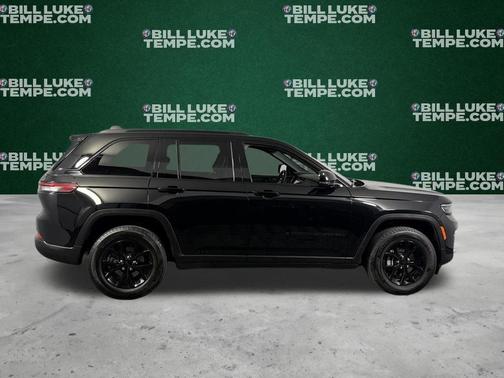 Diamond Black 2025 Jeep Grand Cherokee Laredo