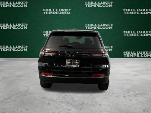 Diamond Black 2025 Jeep Grand Cherokee Laredo