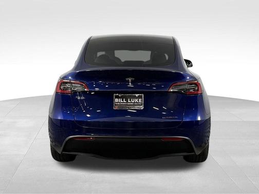 Deep Blue Metallic 2024 Tesla Model Y Long Range