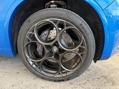 2024 Alfa Romeo Stelvio Quadrifoglio