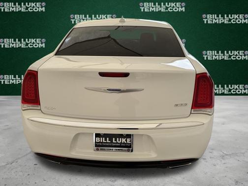 Bright White Clearcoat 2019 Chrysler 300 Limited