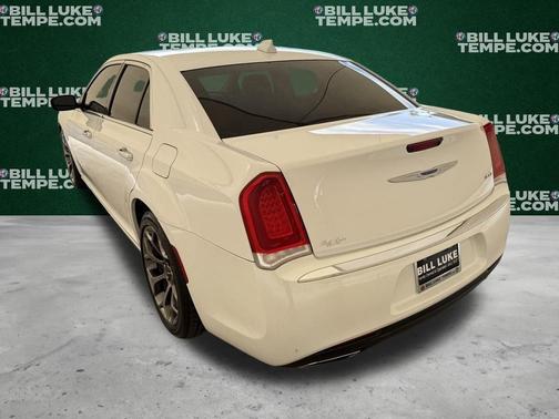 Bright White Clearcoat 2019 Chrysler 300 Limited