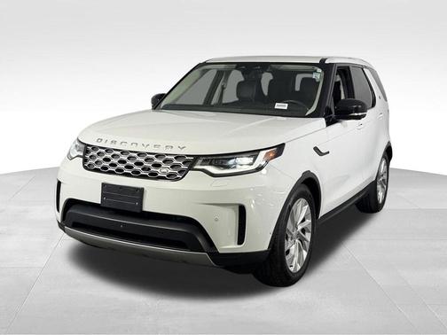Fuji White 2024 Land Rover Discovery P300 S