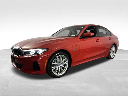 Melbourne Red Metallic 2023 BMW 330e 330e
