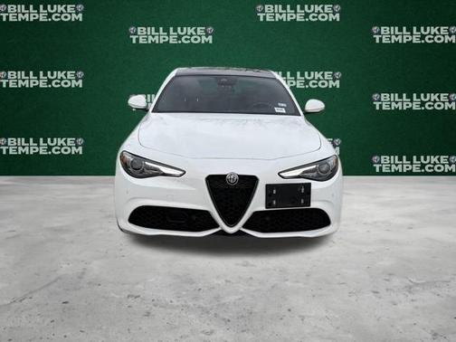 2022 Alfa Romeo Giulia Base