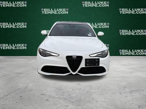 2022 Alfa Romeo Giulia Base