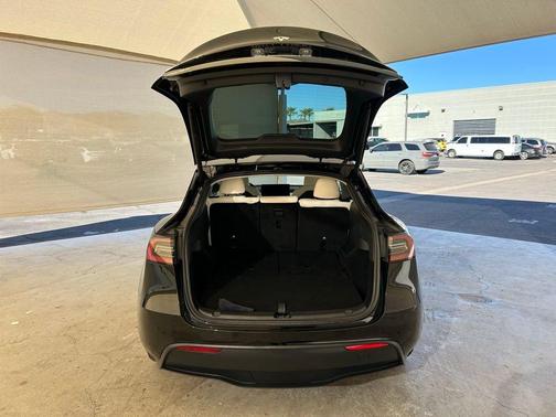 2025 Tesla Model Y Long Range