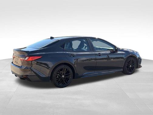 UNDERGROUND 2026 Toyota Camry SE