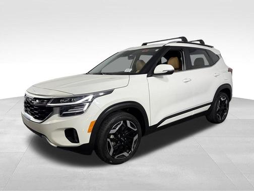Snow White Pearl 2024 Kia Seltos SX