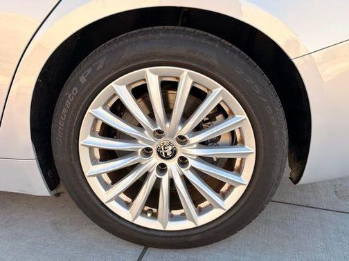 2023 Alfa Romeo Giulia Base