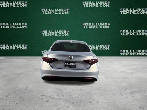 2023 Alfa Romeo Giulia Base