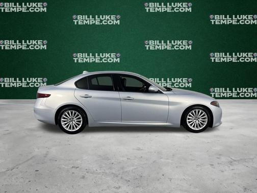 2023 Alfa Romeo Giulia Base