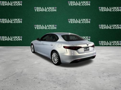 2023 Alfa Romeo Giulia Base