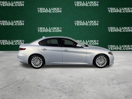 2023 Alfa Romeo Giulia Base