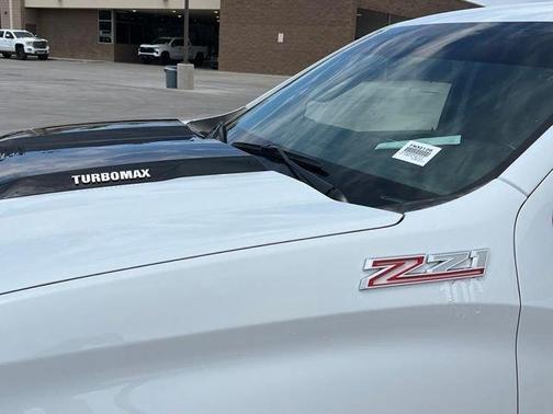 Summit White 2025 Chevrolet Silverado 1500 LT Trail Boss