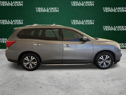 Gun Metallic 2017 Nissan Pathfinder SL