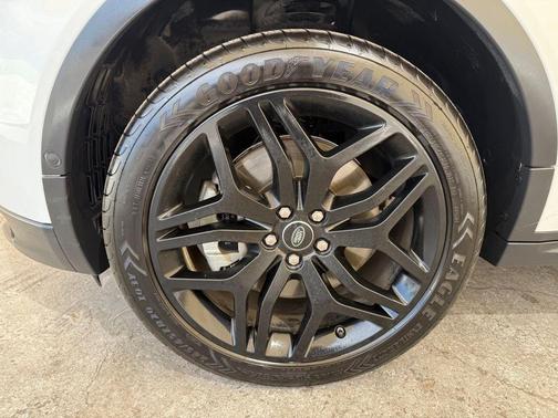 Fuji White 2018 Land Rover Range Rover Evoque HSE Dynamic